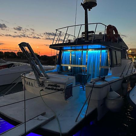 Hotel Tara Yacht Valentine'S Day Brindisi Exterior foto