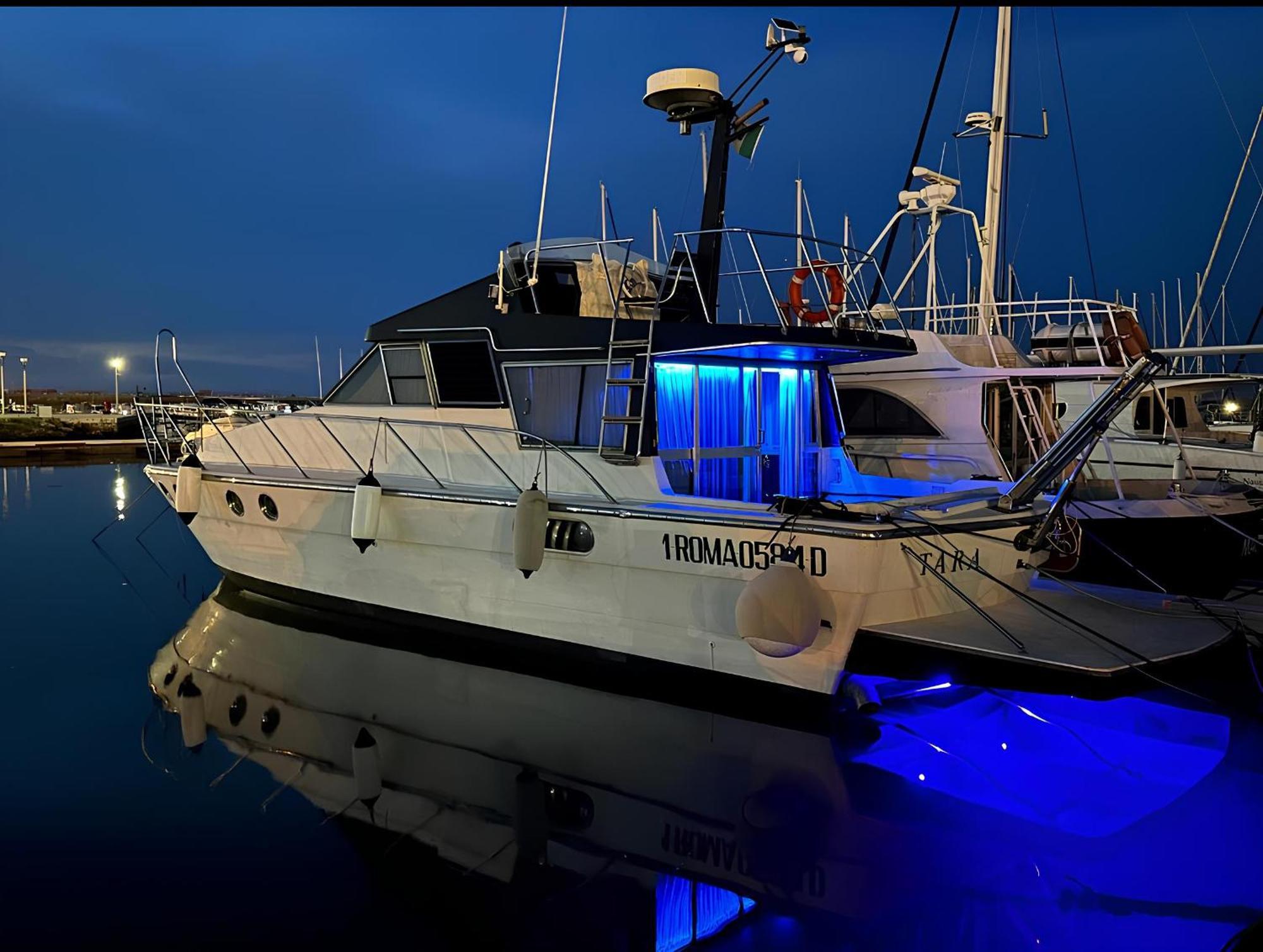 Hotel Tara Yacht Valentine'S Day Brindisi Exterior foto